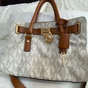Michael kors hand bag